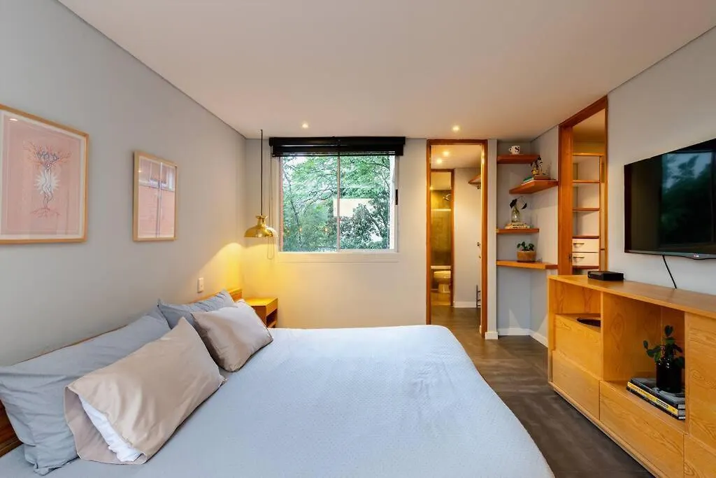 메딜린 El Poblado, Finisterre Ap 801 아파트